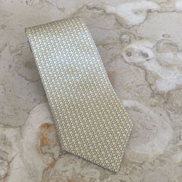 Hermes 100% Silk “H” Monogram - Picture 3 of 10